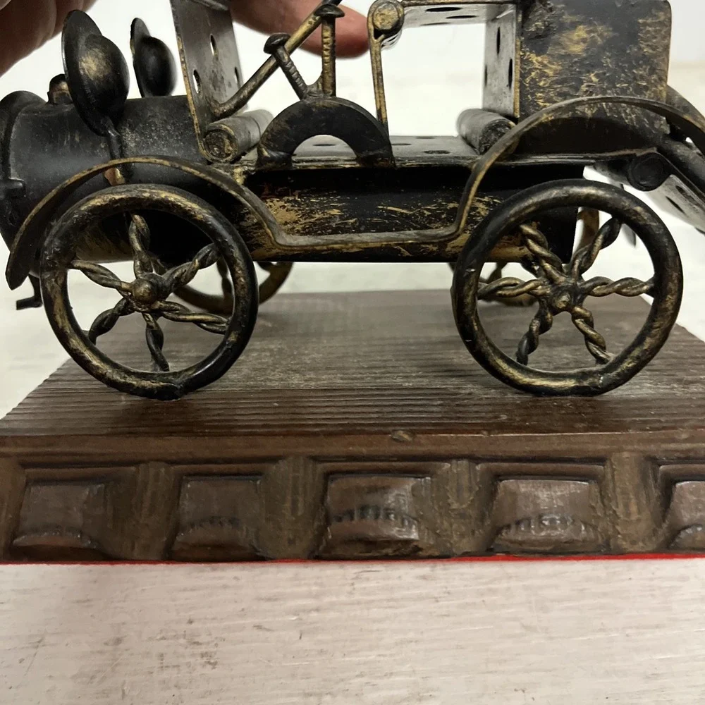 VINTAGE METAL CAST IRON MODEL T FORD WITH CRANK ON WOOD PLAQUE DISPLAY